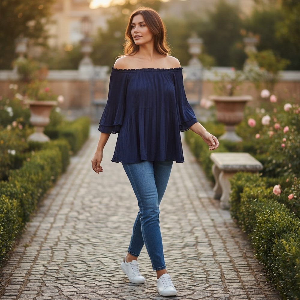 ROMEO & JULIET COUTURE Micro Pleated Convertable‎ Neckline Flowy Navy Top Medium